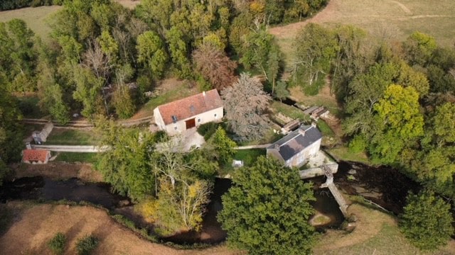 Chambre au bord de l’Indre en Berry