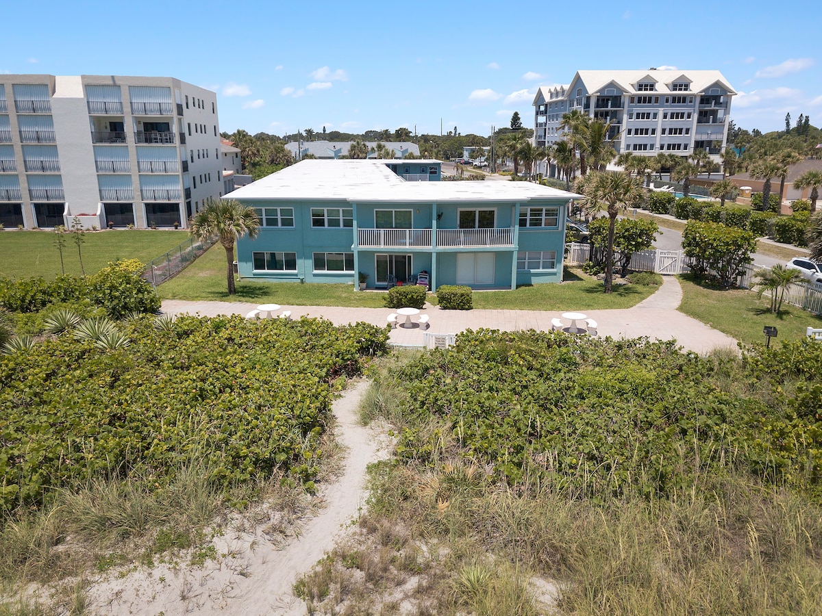 Right on the Beach, Remodeled Oceanfront Retreat