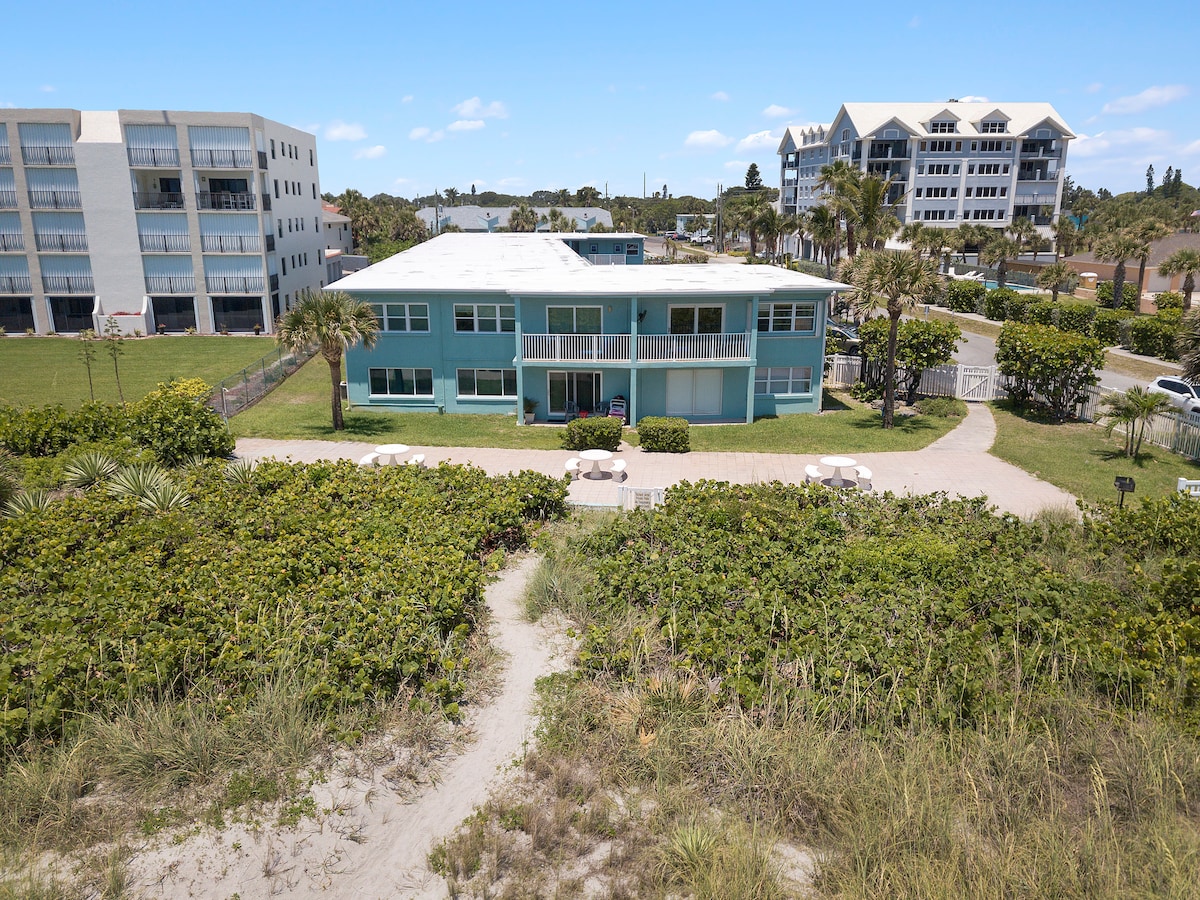 Right on the Beach, Remodeled Oceanfront Retreat