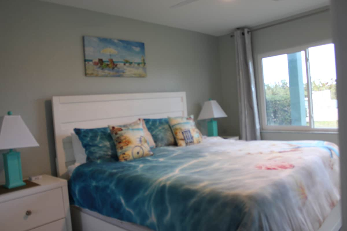 Right on the Beach, Remodeled Oceanfront Retreat