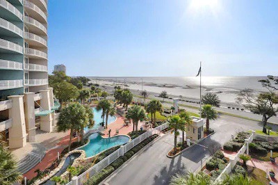 Beach View Condo! Sleeps 6!