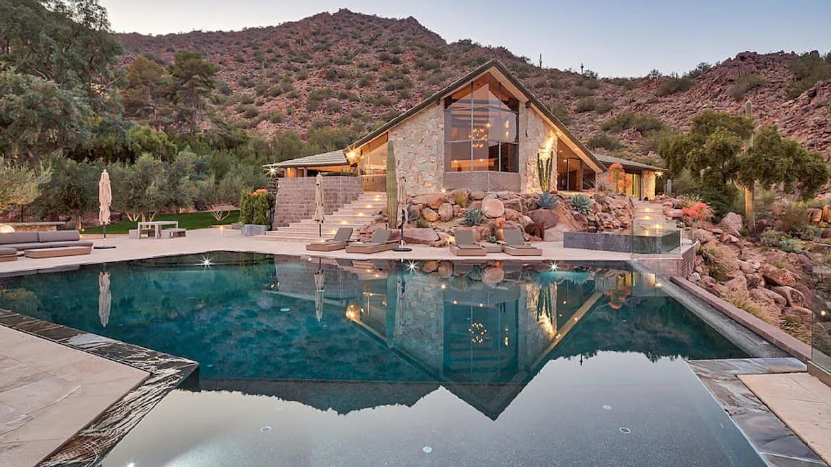 Unique luxury w/ breathtaking mountain views