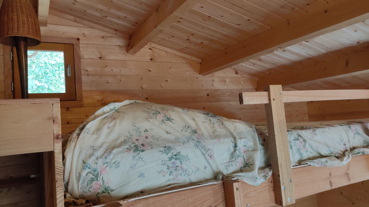 Chalet de campagne dans les bois