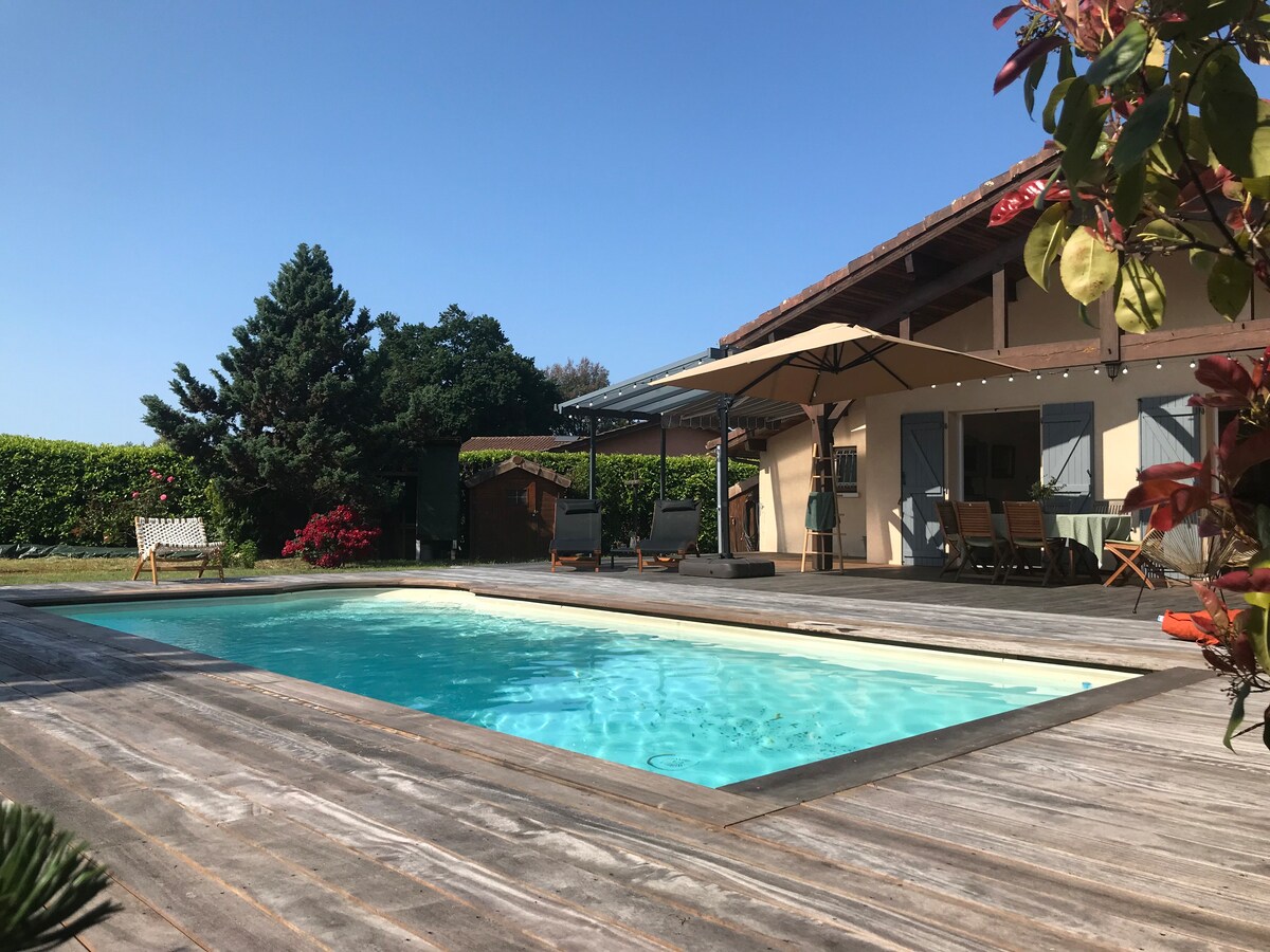 Maison landaise avec piscine