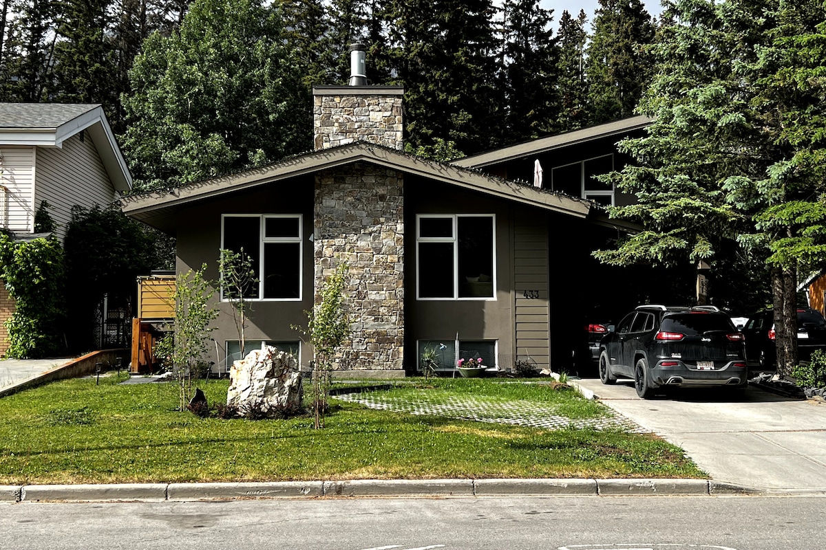 Banff Mountain Edge BnB