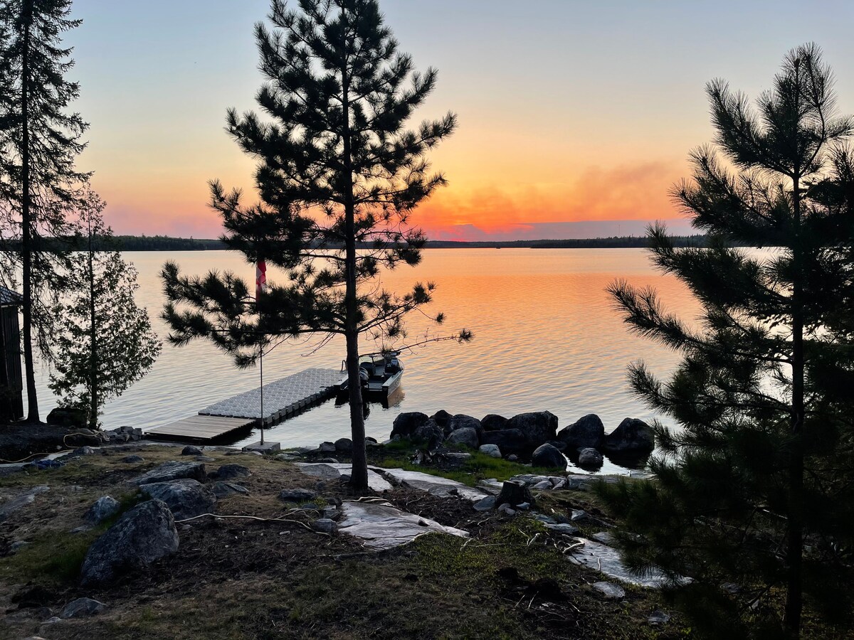 Edward Lake Private Waterfront Cabin