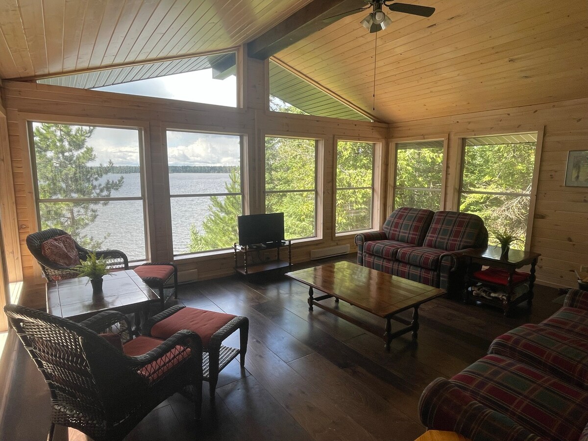 Edward Lake Private Waterfront Cabin