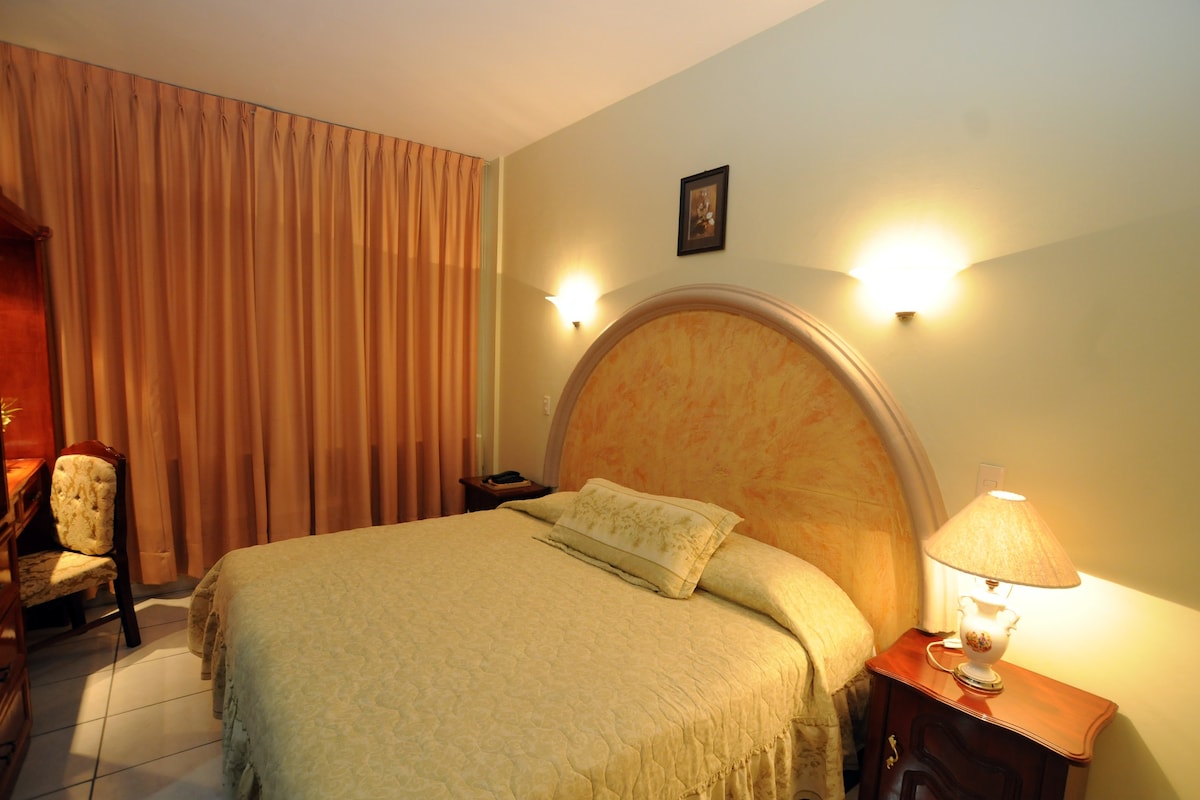 酒店位于Sahuayo市中心，可容纳2人。