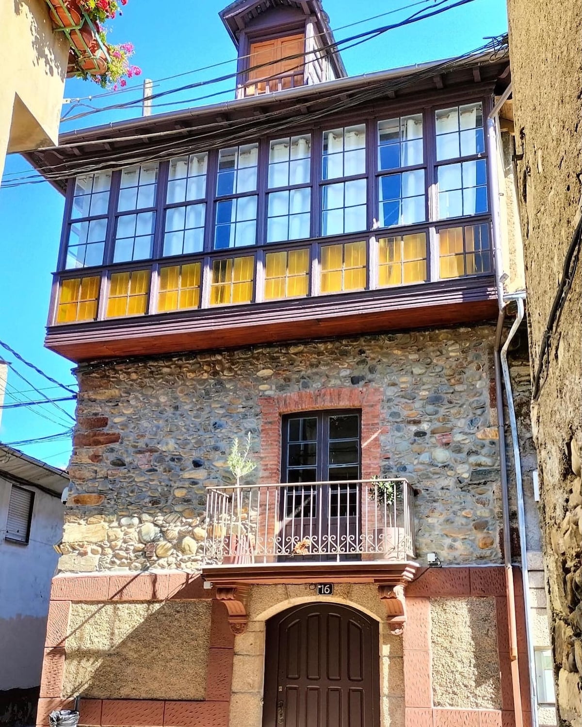 La Galería Casa de Pueblo VUT-LE-703