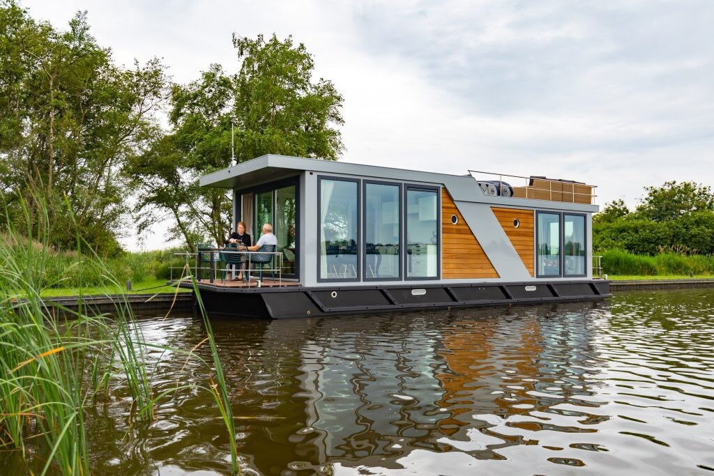 Houseboat Friesland ~ Sneek