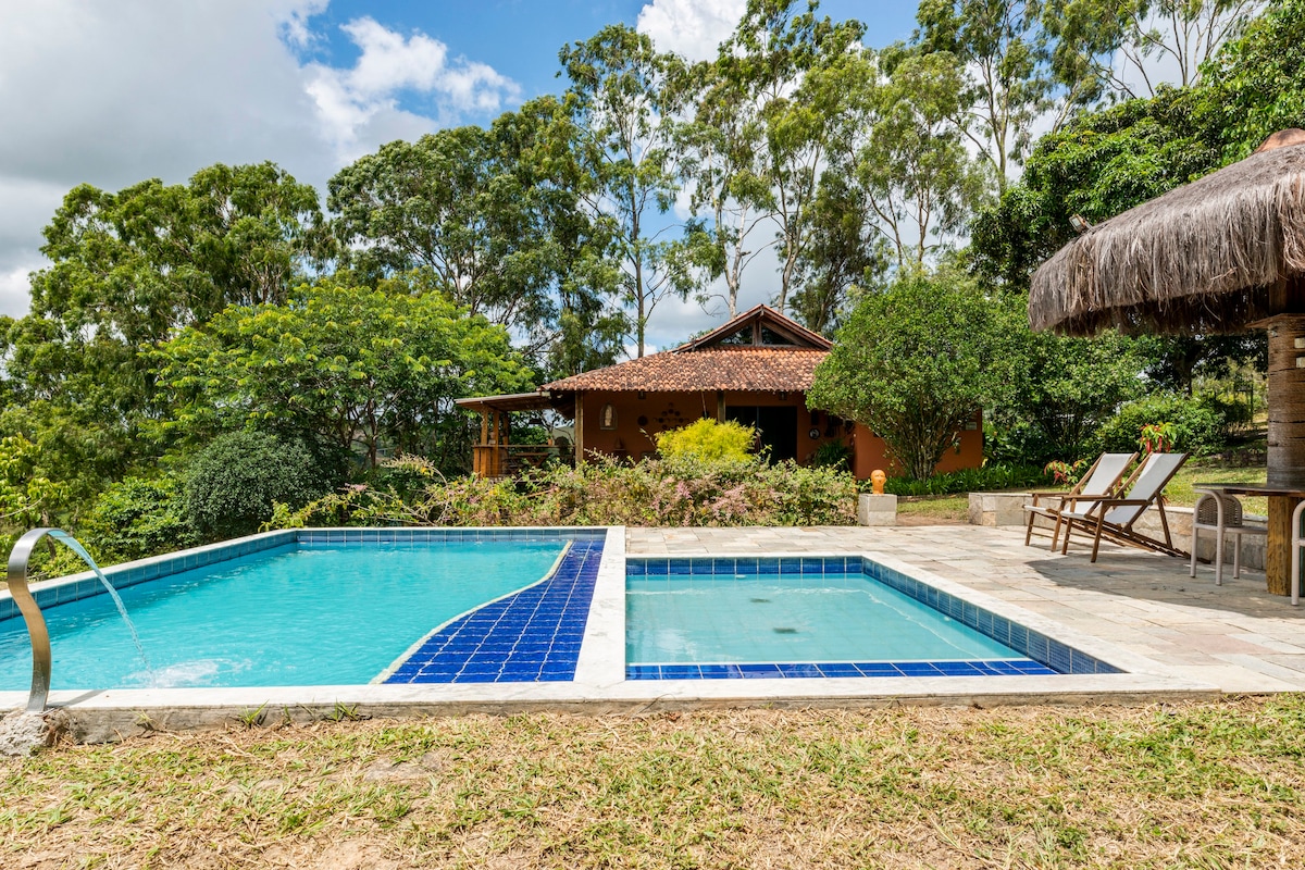美丽的房子、热水泳池和Chã Grande景观