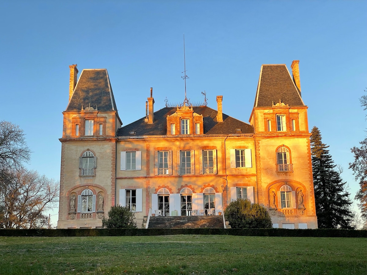 法国南部的塞雷城堡
