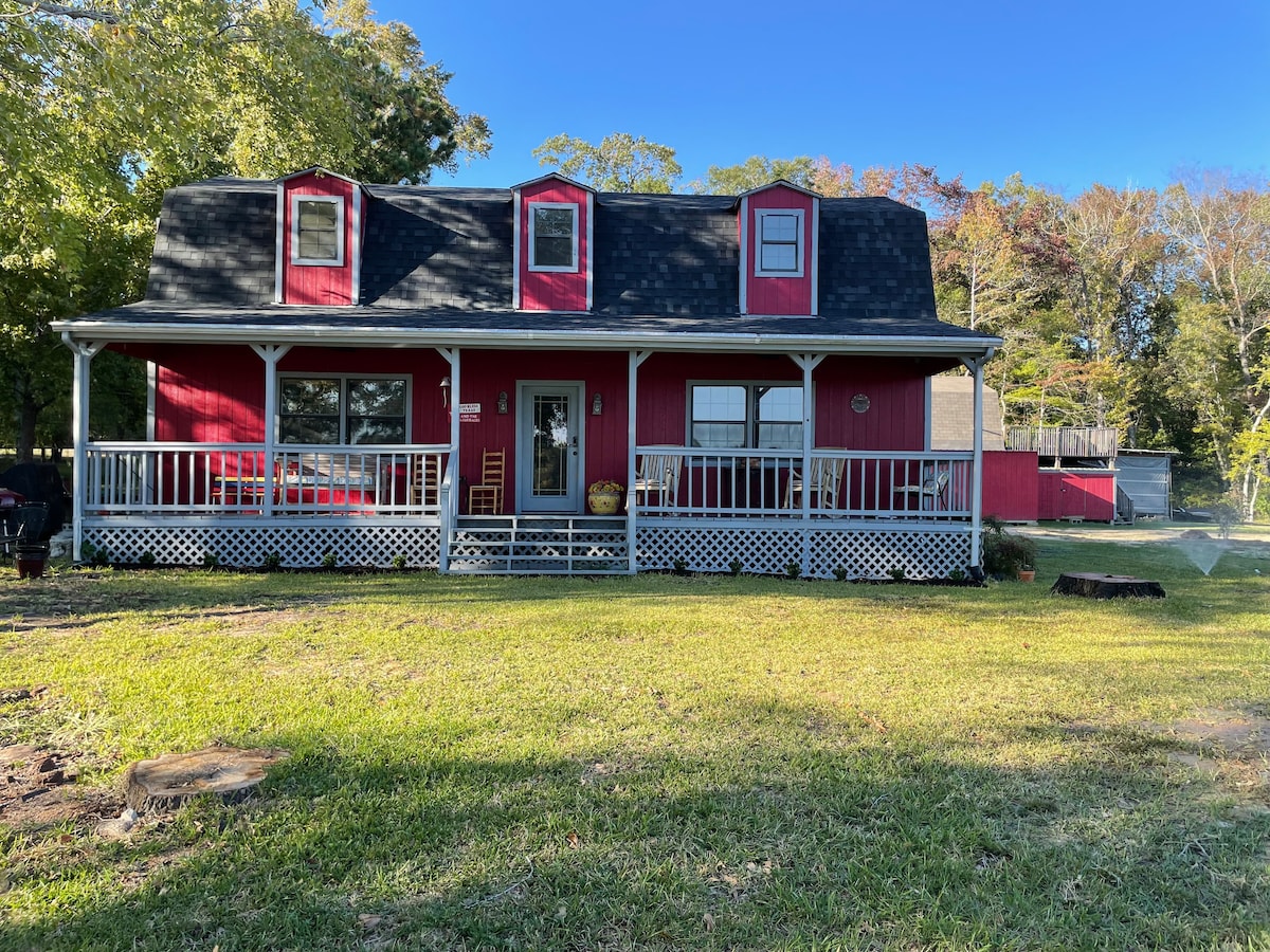 Lakefront Family Retreat