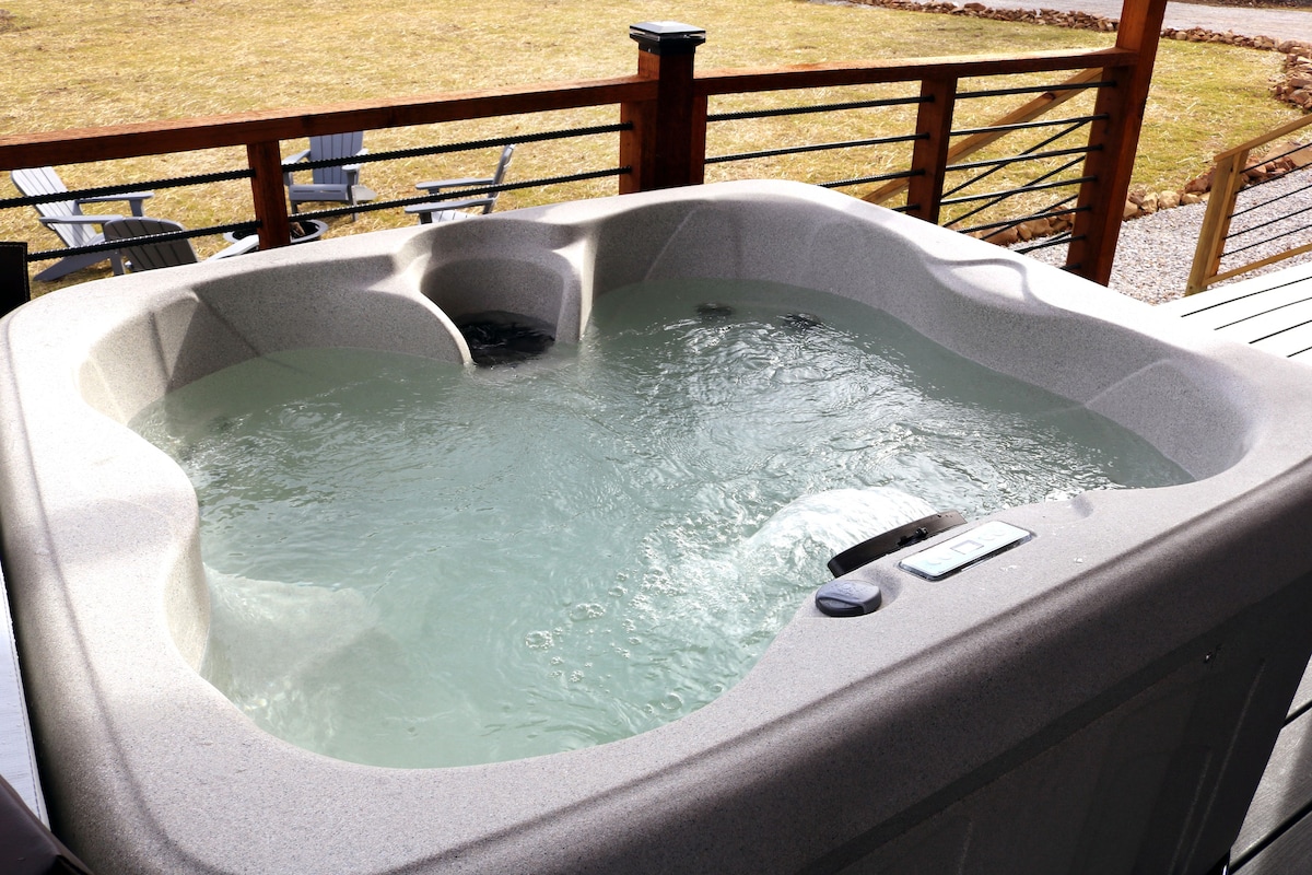 Tiny White: Luxury Lake Home w/ Private Hot Tub