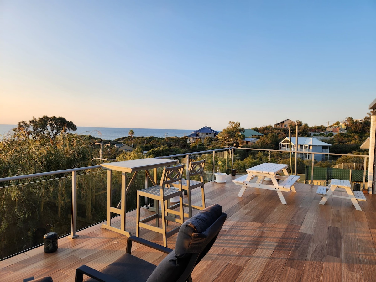 Oceanview Manor by Peppy Beach Retreats®