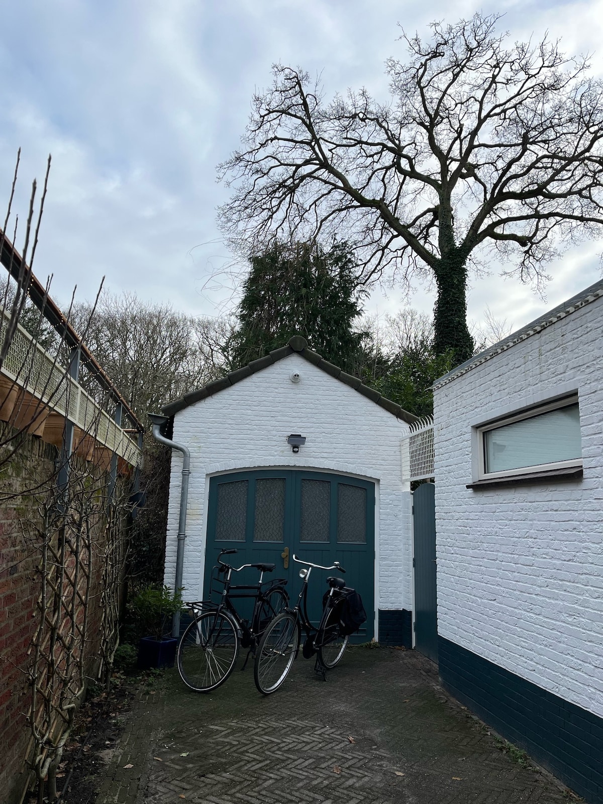 NEW renovated & private Tiny House with bikes