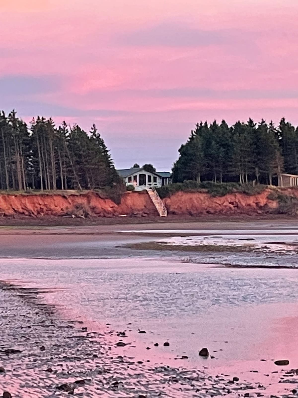 The Keep Cottage - Classic PEI!