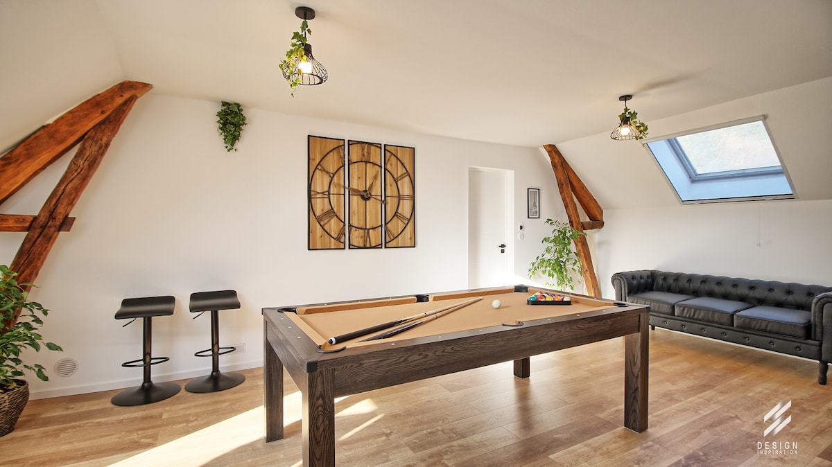 Propriété 175 m² cinéma, jacuzzi, billard