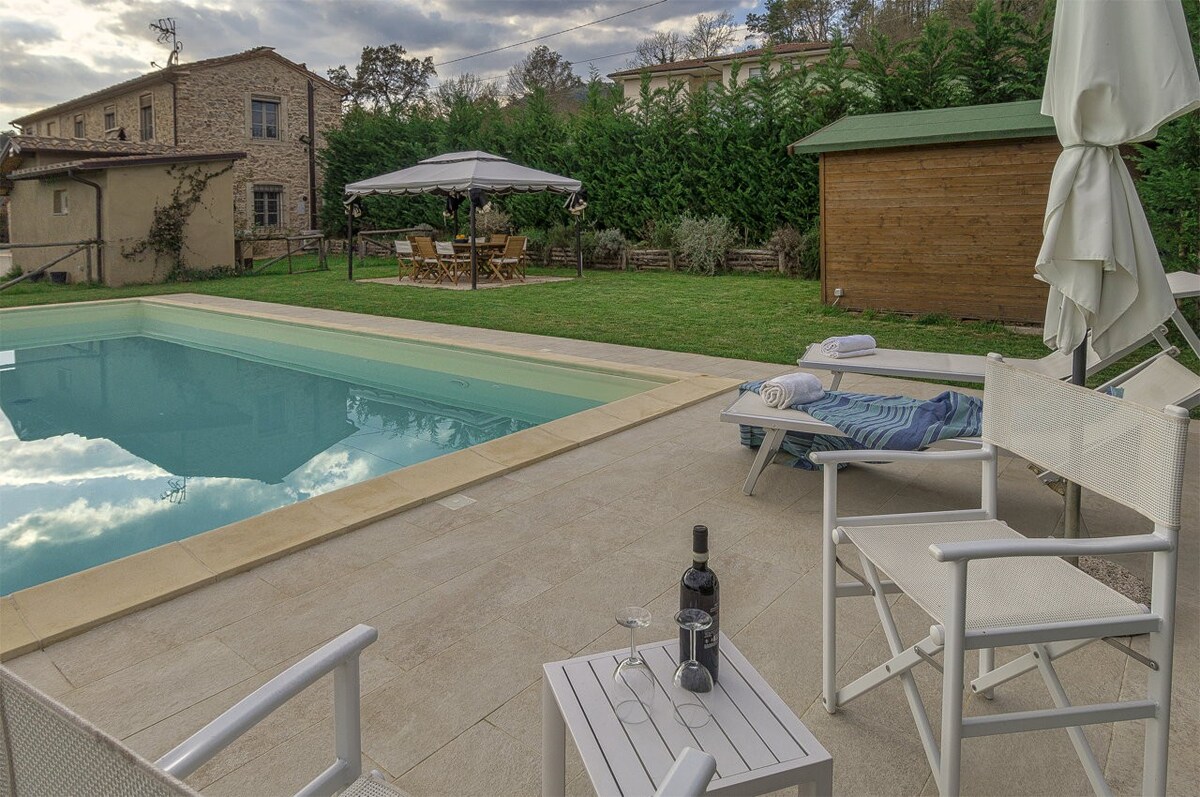 克里斯蒂娜别墅（ Villa Cristina ）带私人泳池的现代农舍