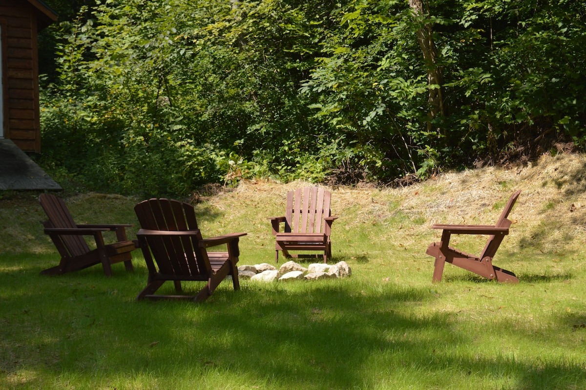 The Maplewood Cabin