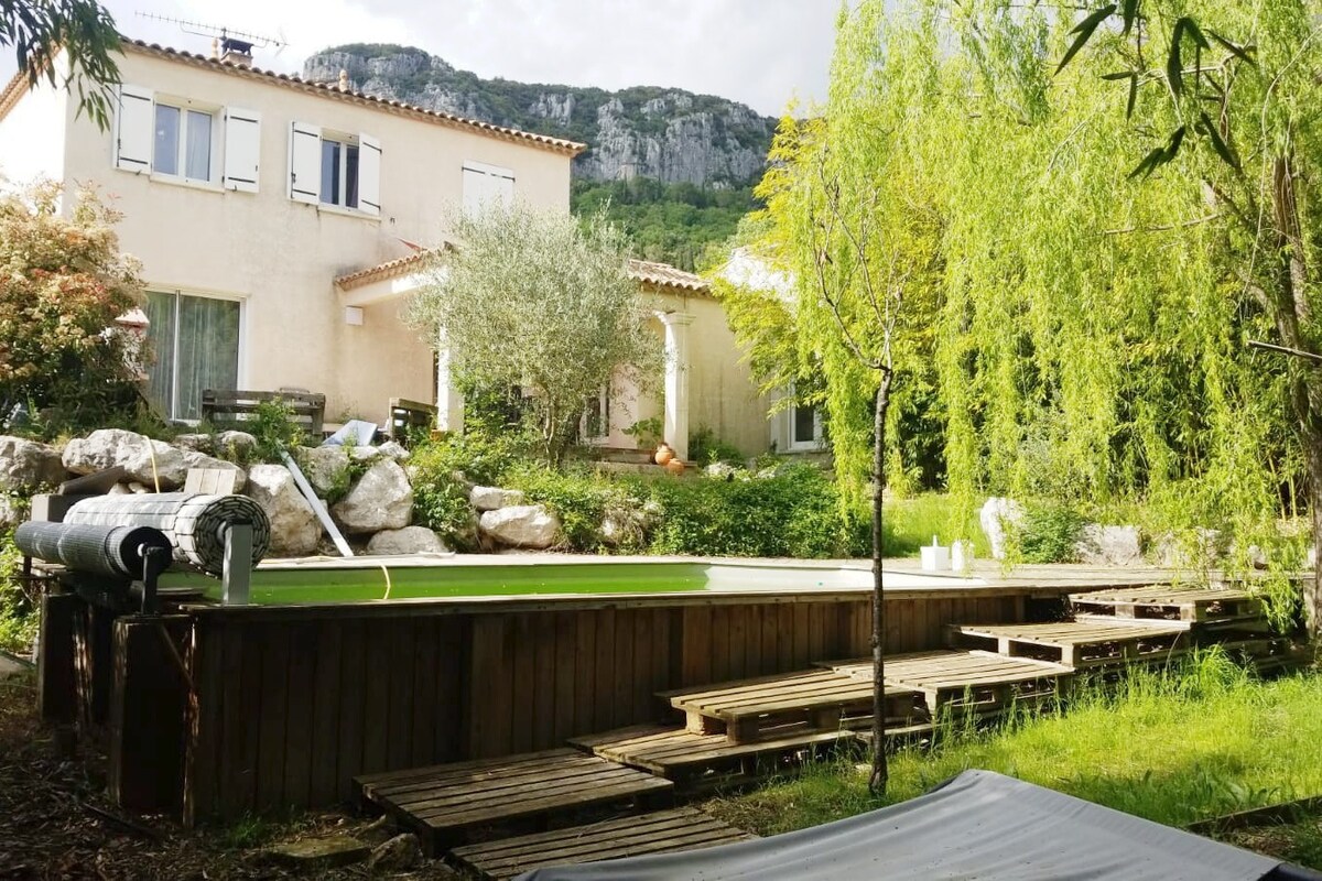 Villa avec piscine aux portes des Cévennes