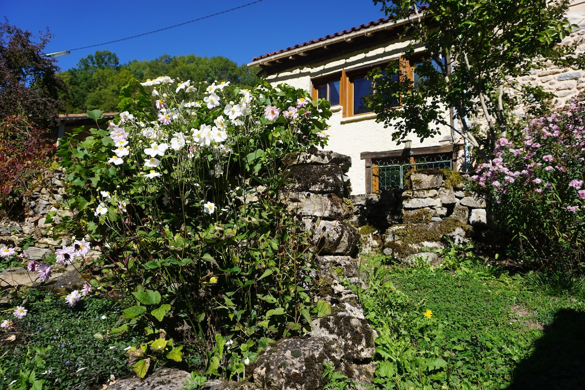 Enchanting hamlet house, riverside garden.