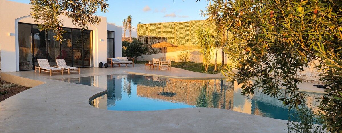 magnifique villa avec piscine plage sans vis a vis