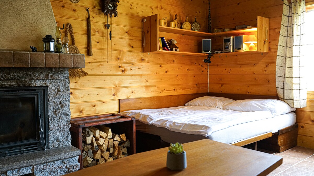 可爱的木制小木屋Dúbrava
