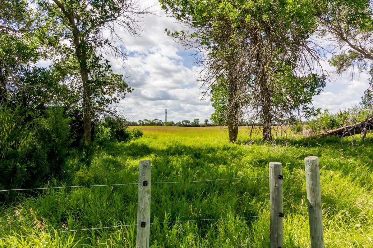 Peaceful living Horse ranch on edge of Brandon