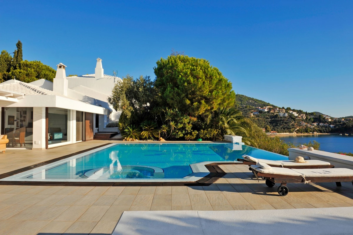 Daphne by Luxury Villas Skiathos