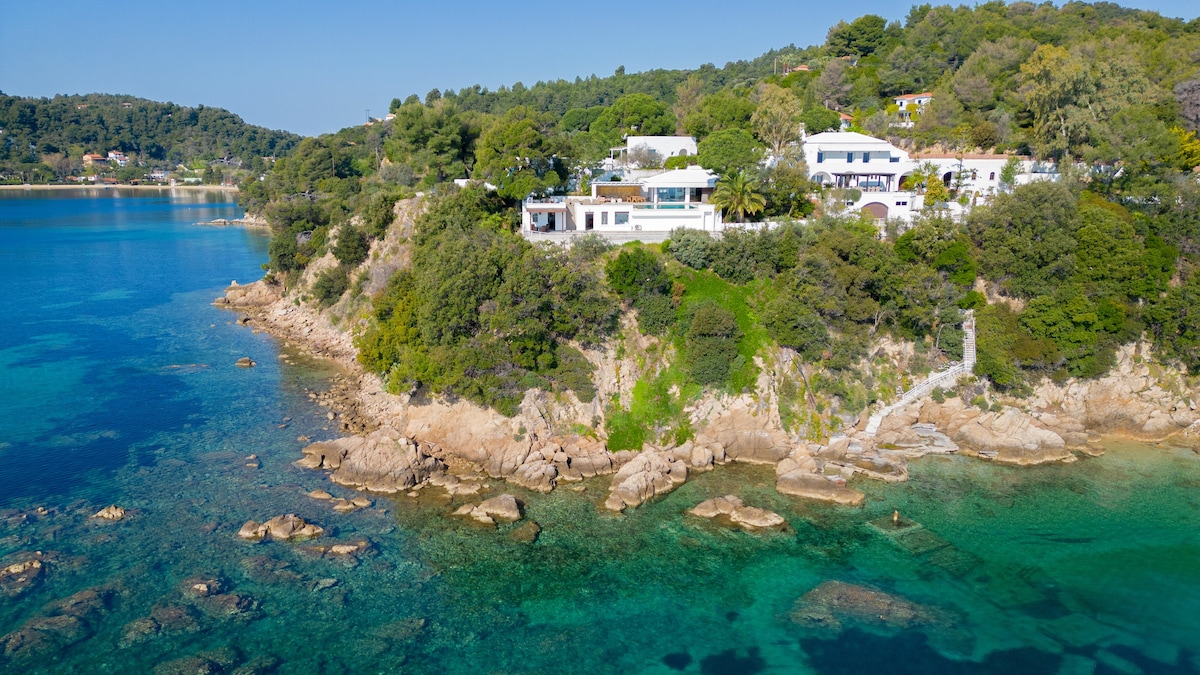 Daphne by Luxury Villas Skiathos