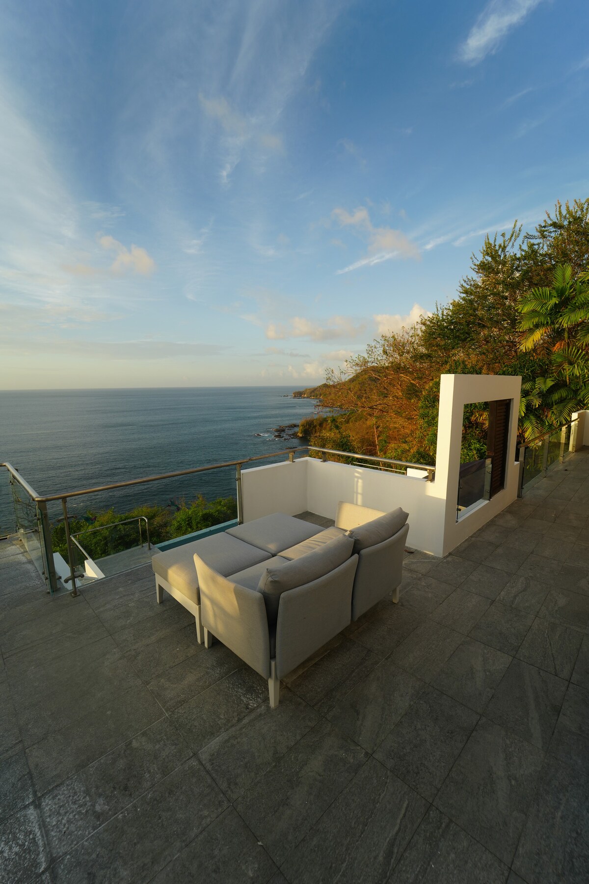 Premium Ocean View Suite at Villa Being