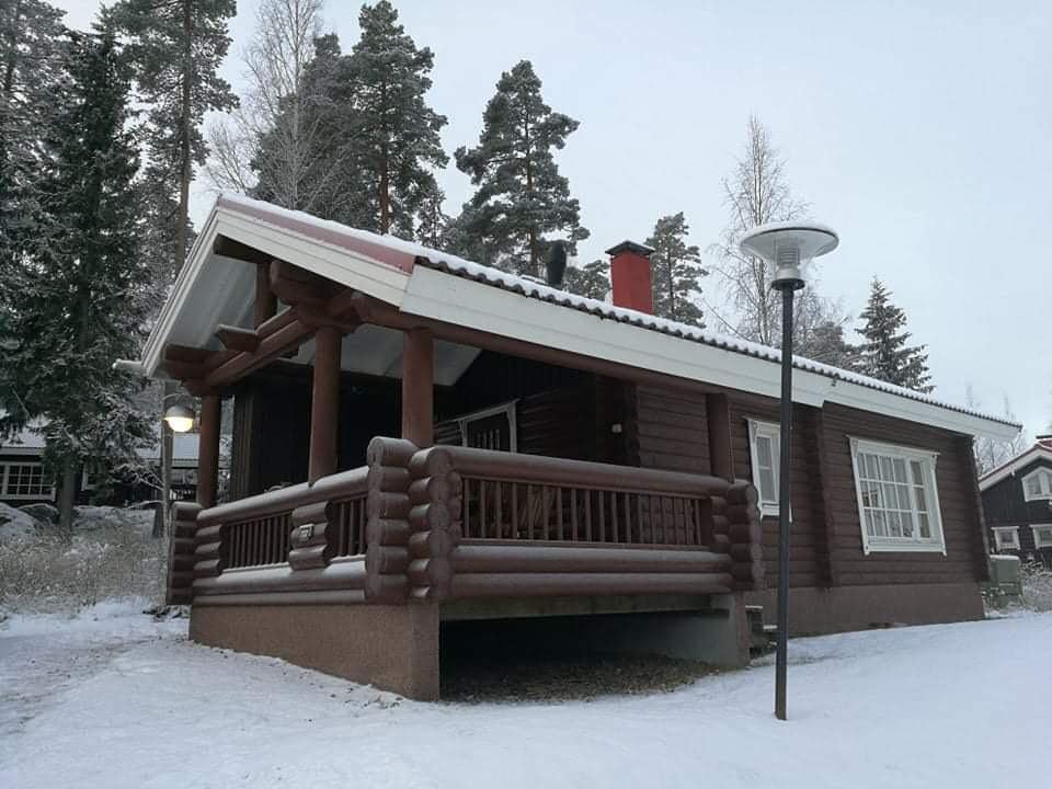 南芬兰Messilä滑雪场旁的小木屋