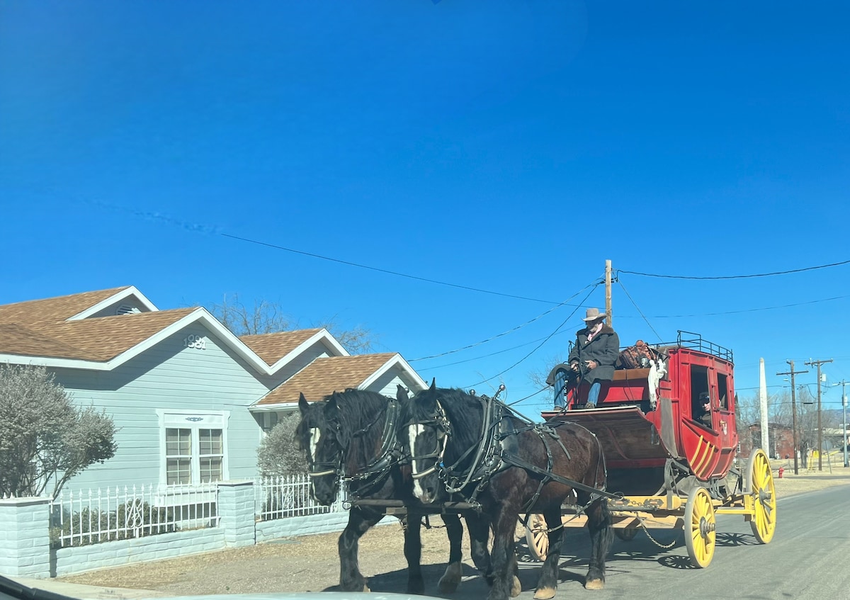 Tombstone Country Cottage