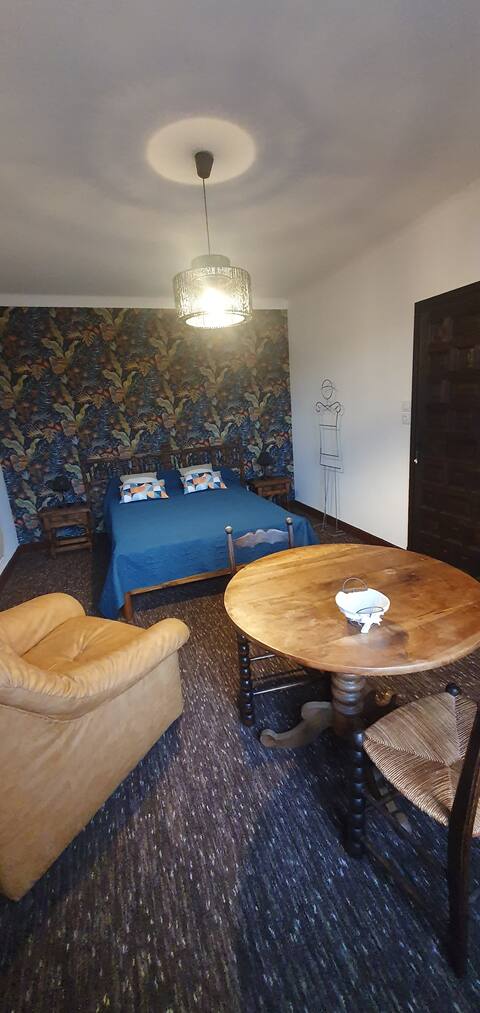 Une Chambre dans tour 1