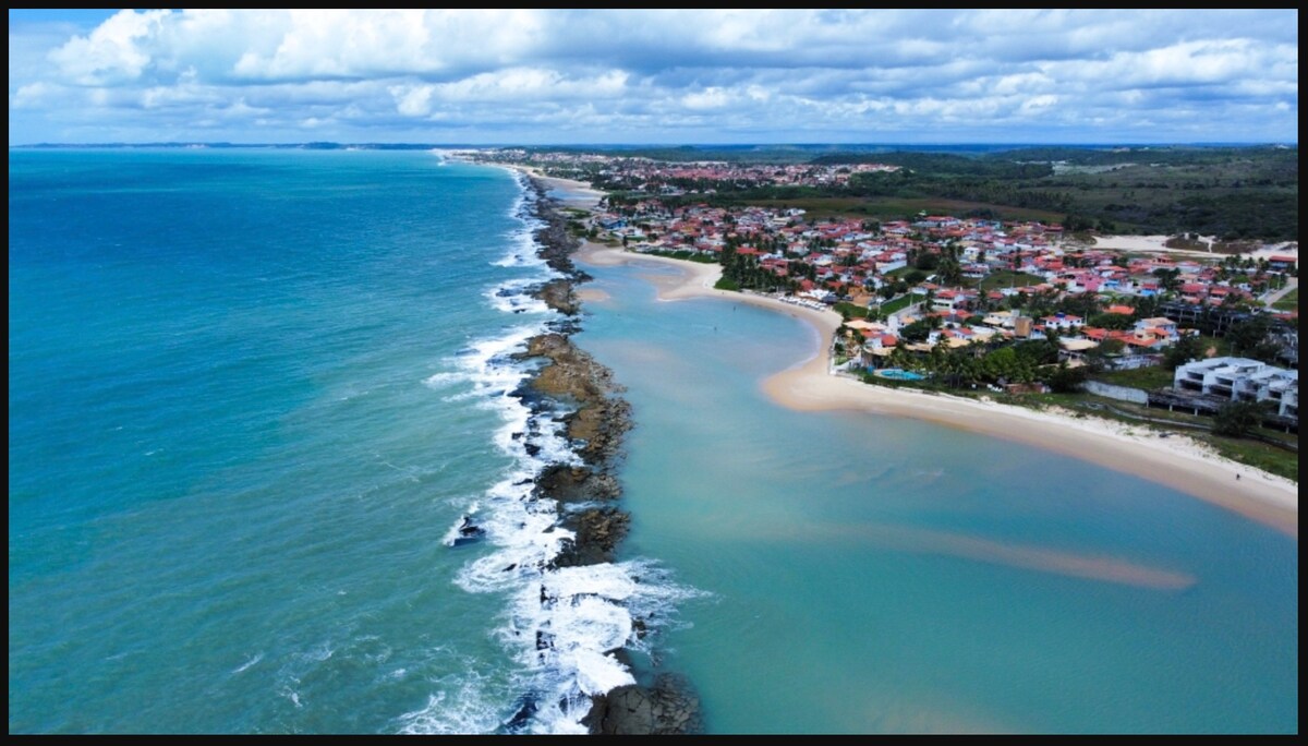 Conforto na areia da praia de Tabatinga.