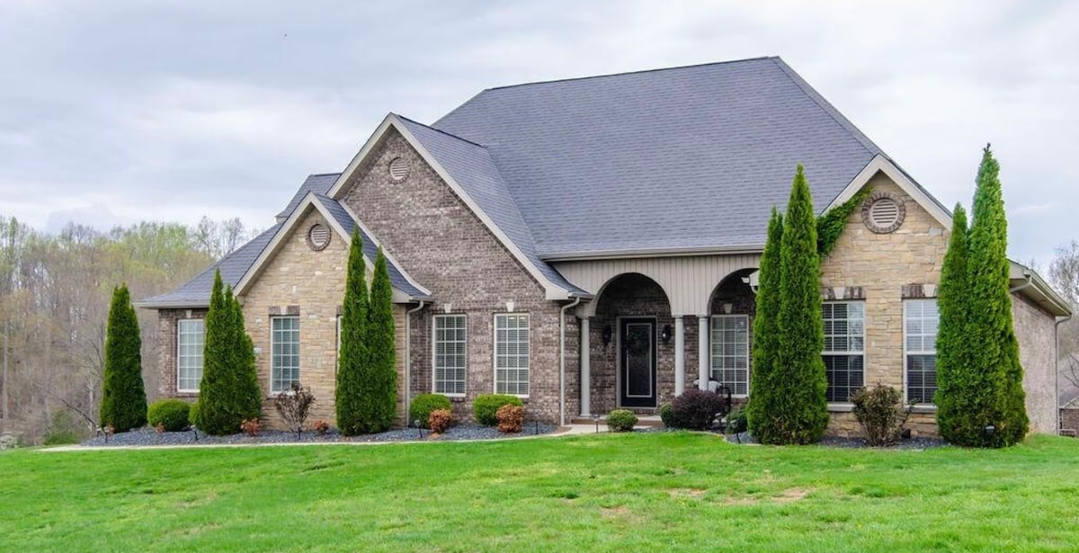 Beautiful Large Lake Cumberland House