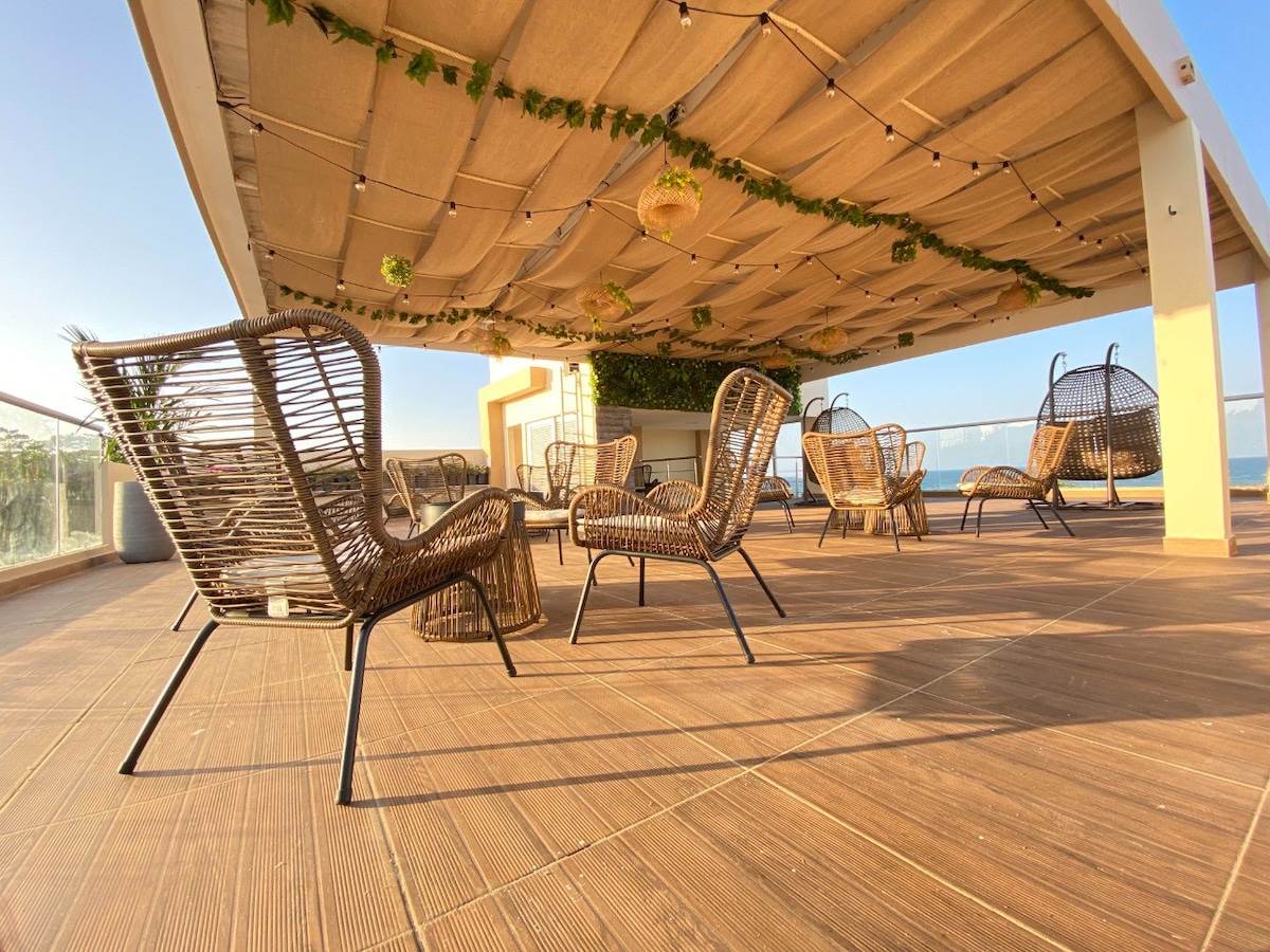 Habitación de lujo con piscina y vista al mar