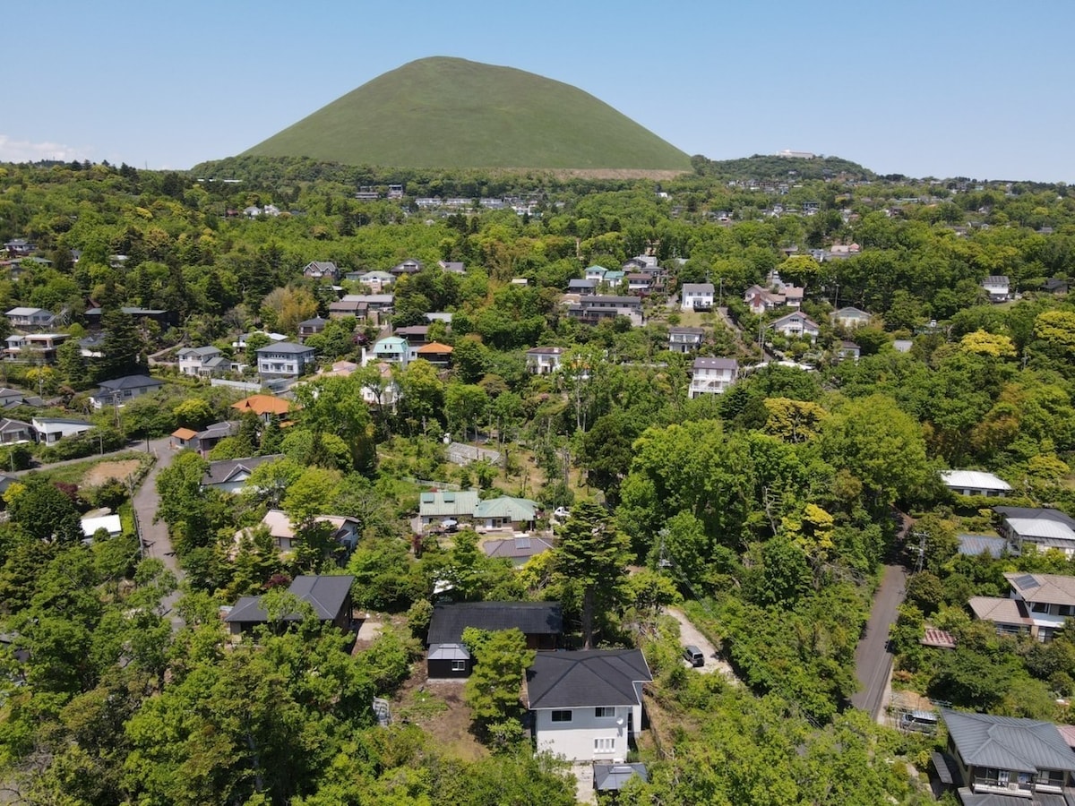 最多22位房客！大型私人房源内设有私人私人住宿烧烤设施，可俯瞰大海和御路山（ Mt. Omuro ） ！