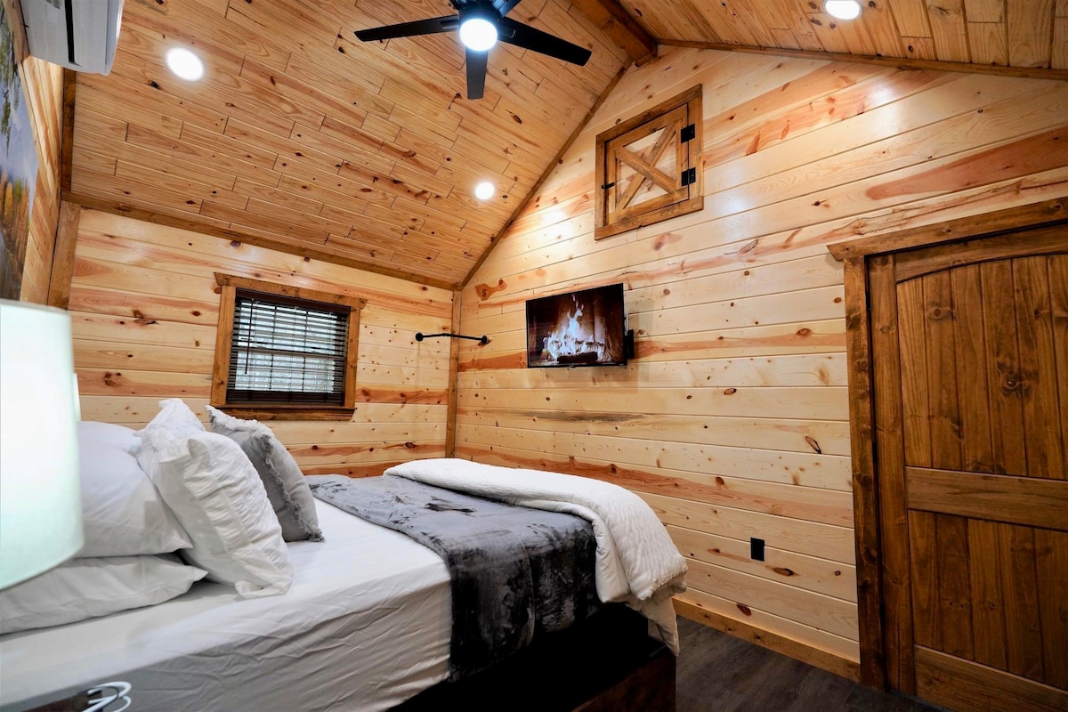 Homey 2 BR Cabin