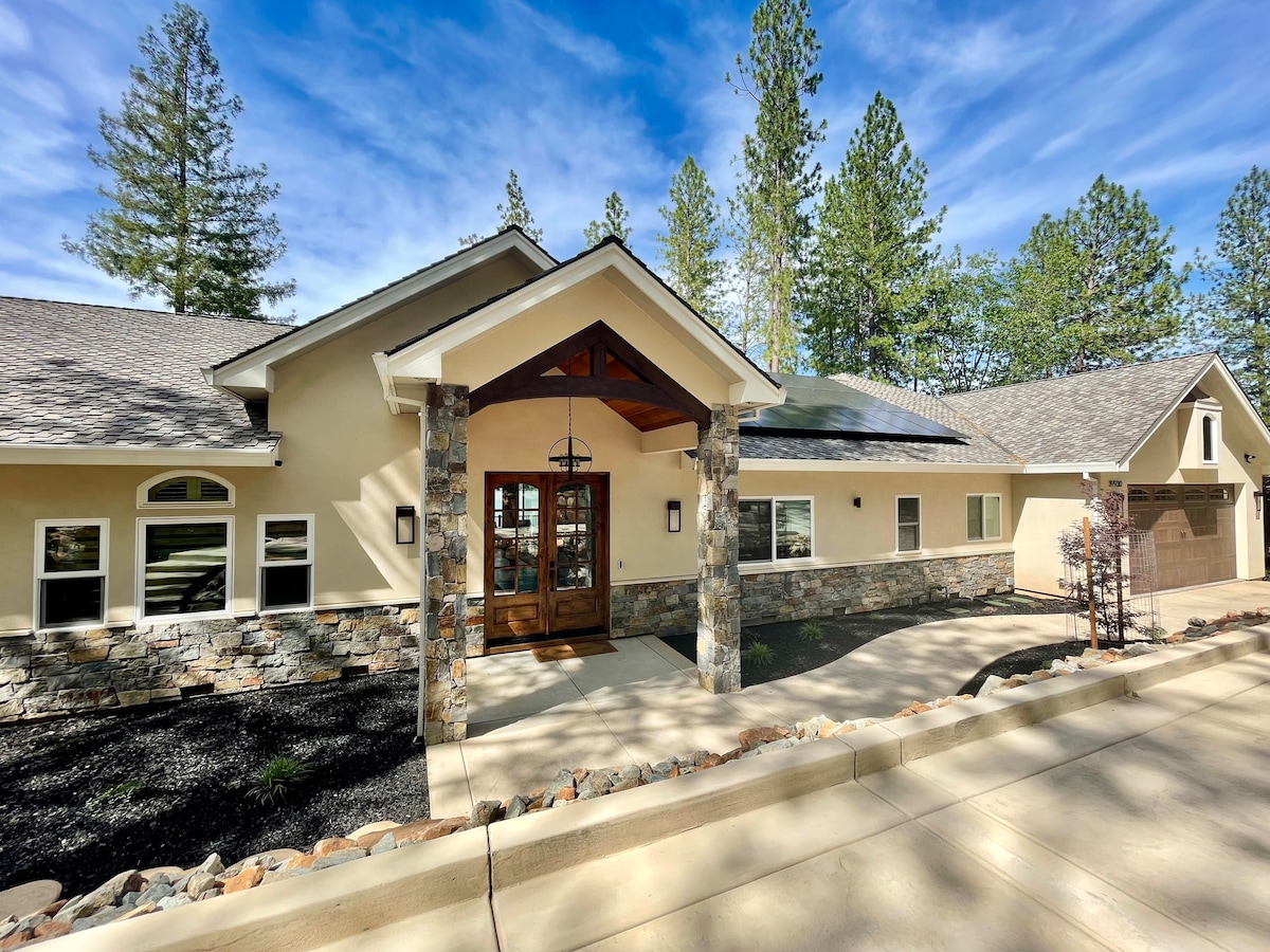 California Lakefront Home