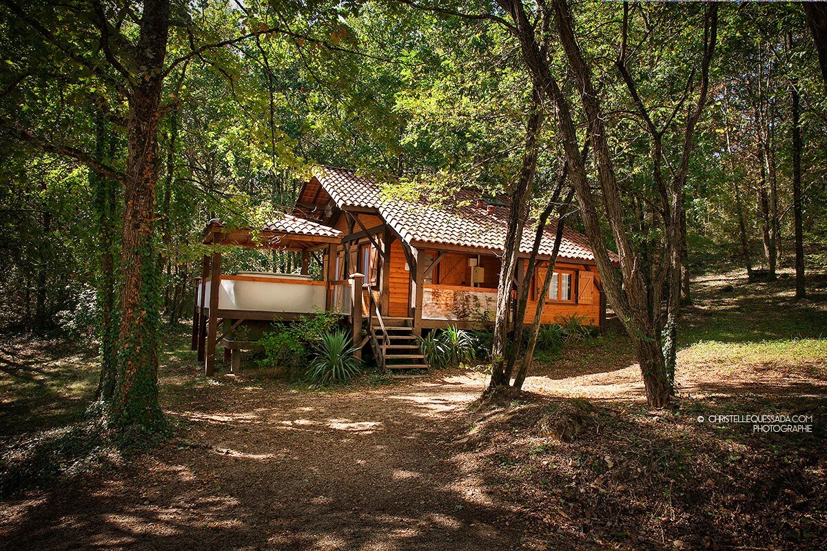 小木屋（ Chalet sur stilts ）和水疗