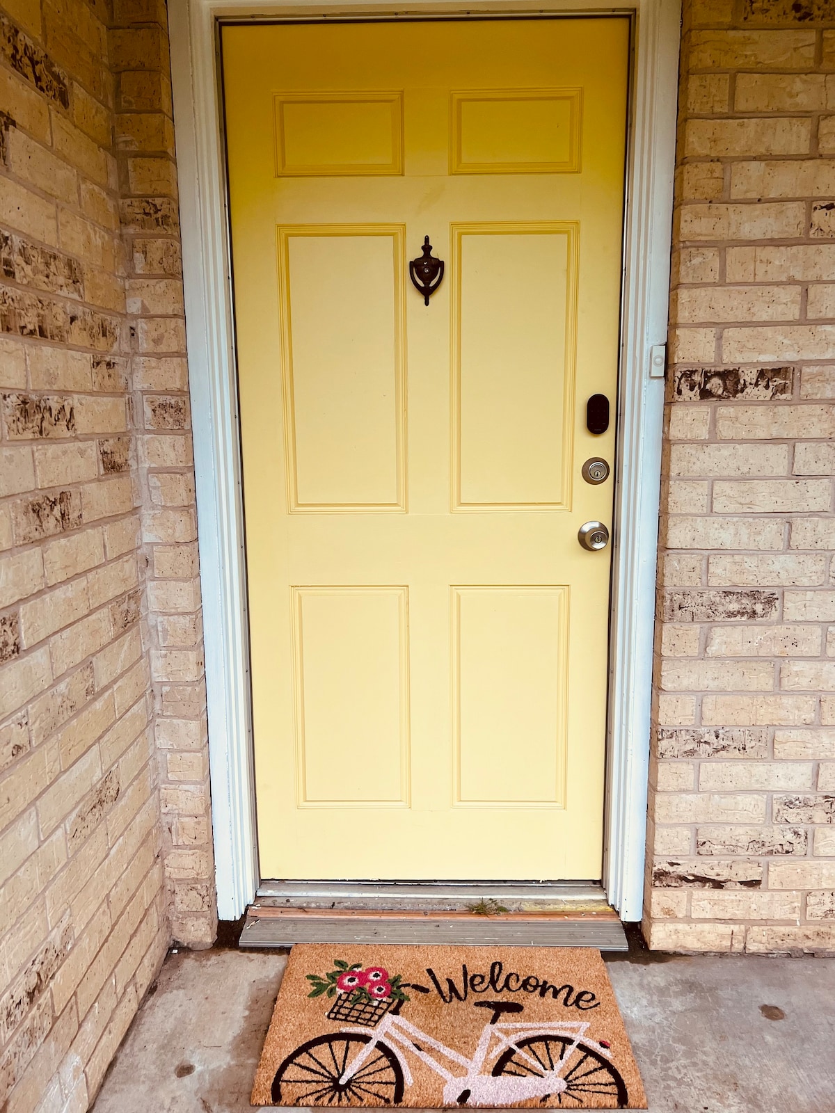 The Lil' Yellow Door8