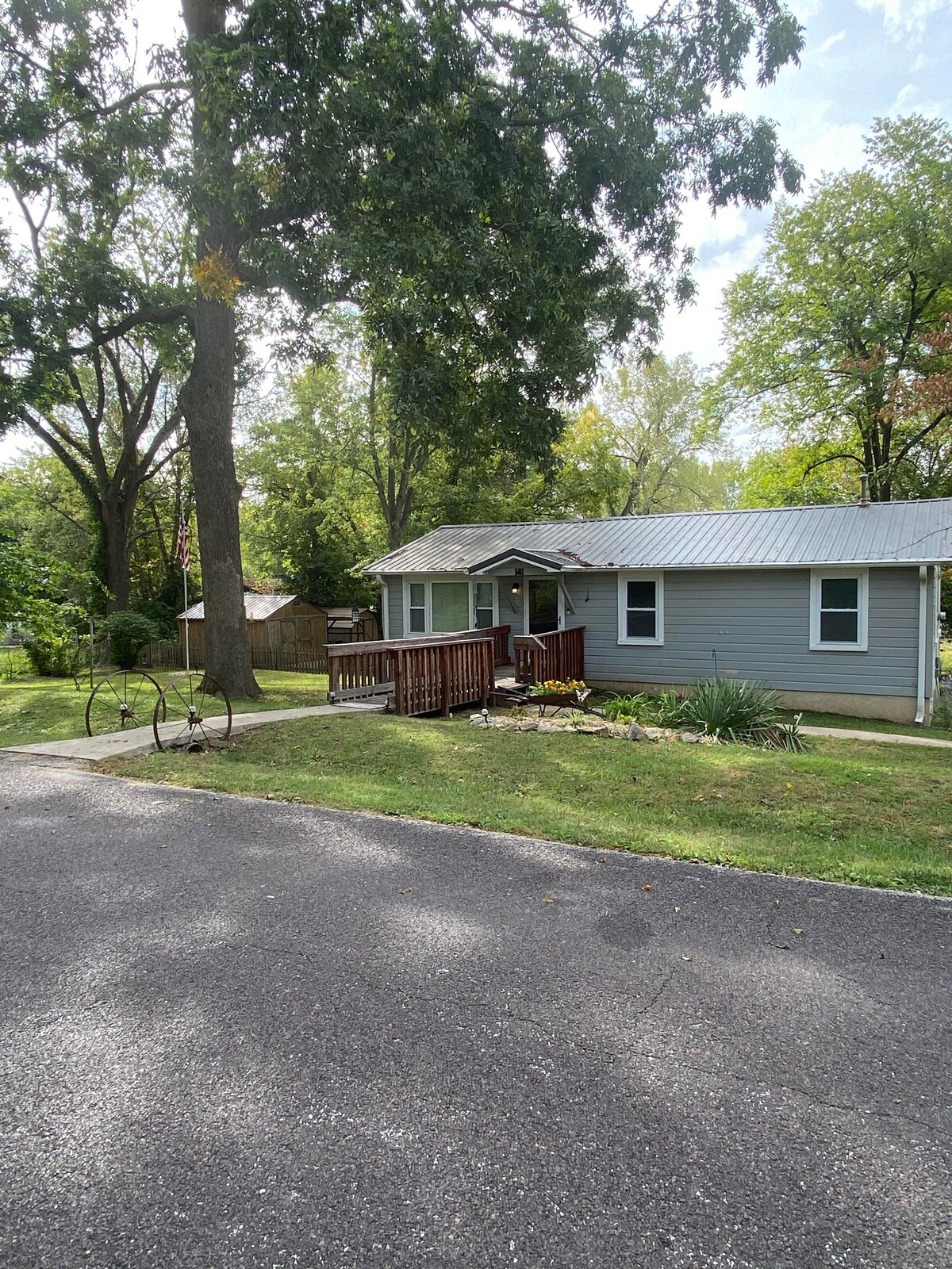 Family friendly home near trail in Rocheport, MO