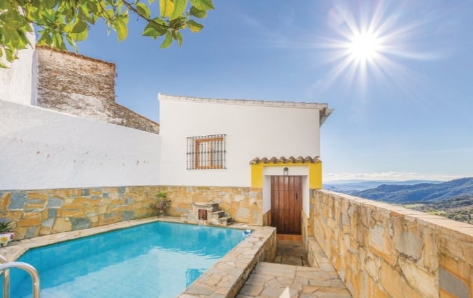 Preciosa casa con piscina privada.