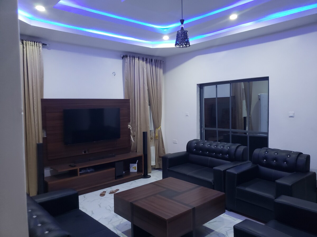 Modern 4-Bedroom Home in Private New Owerri Estate