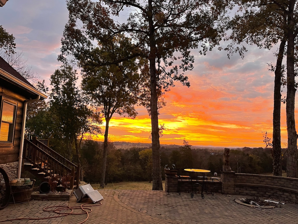 Private Romantic Cabin Studio Close to Nashville