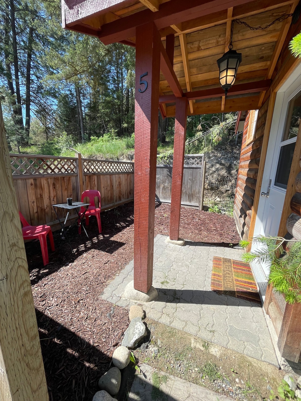 Cabin #5 - Studio cabin with private patio