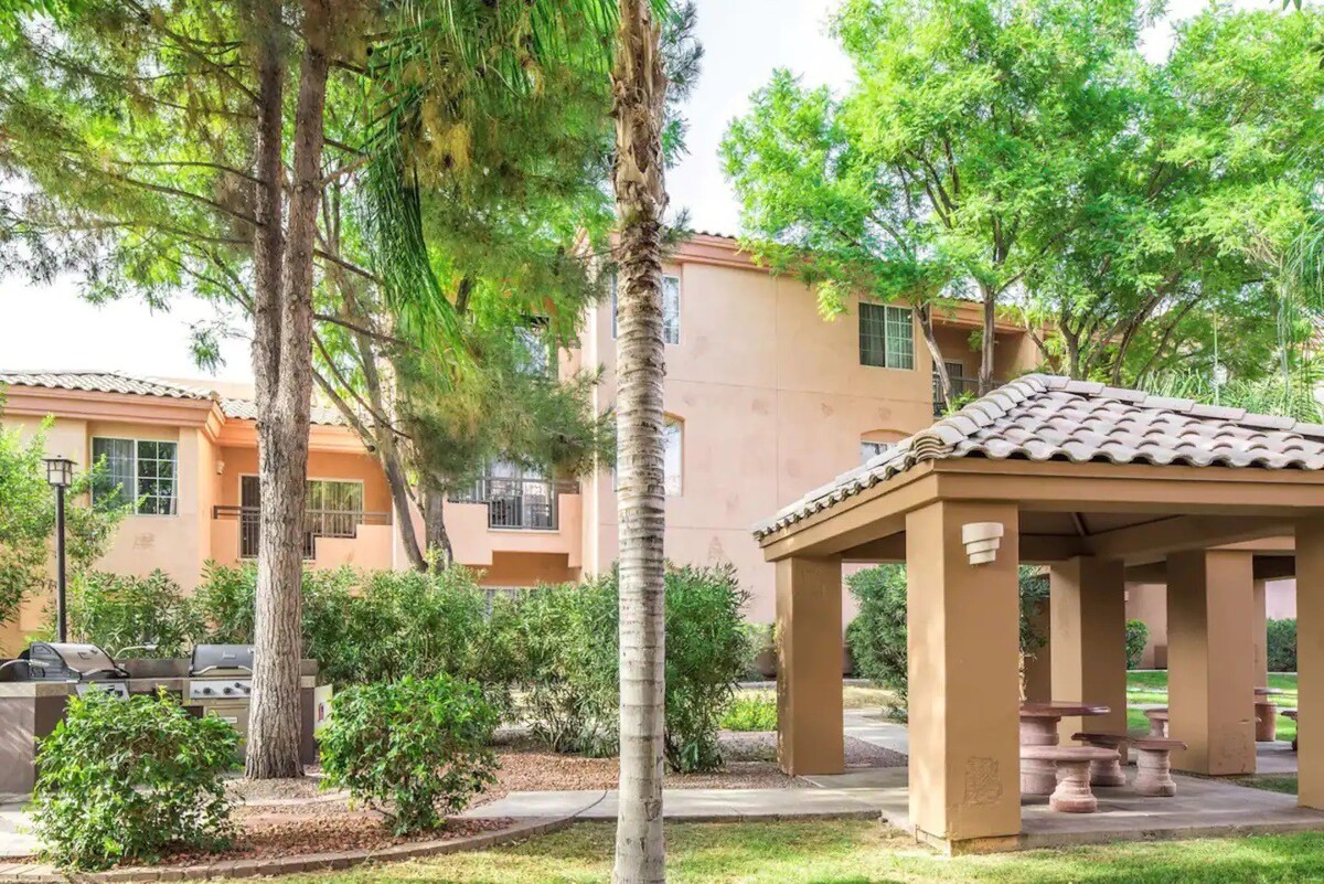 Desert Villa Retreat: Cozy Studio, Scottsdale.