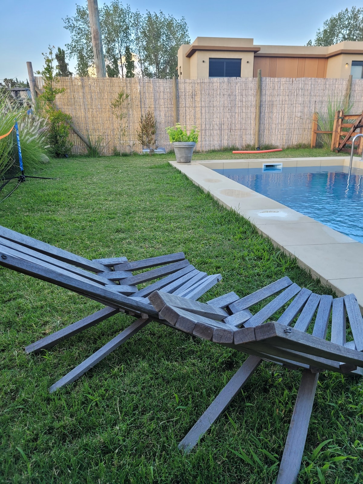 Casa con piscina en barrio privado La Tahona